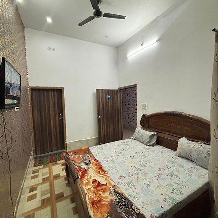 Balaji Homestay Mathura In Vrindavan Esterno foto