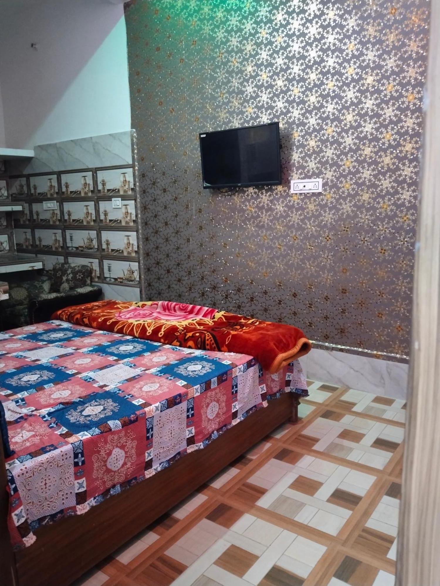 Balaji Homestay Mathura In Vrindavan Esterno foto
