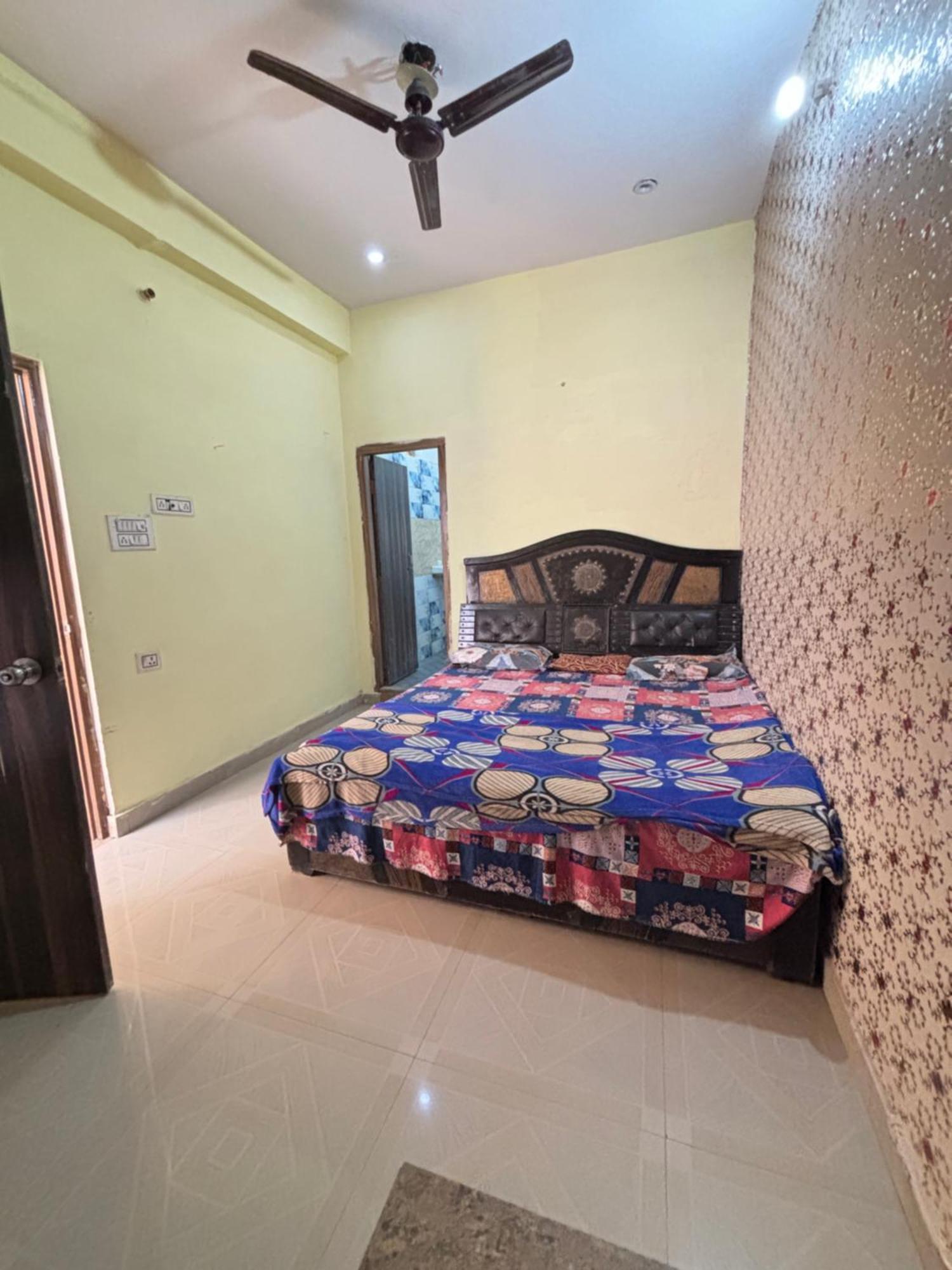 Balaji Homestay Mathura In Vrindavan Esterno foto